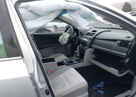 2012 Toyota Camry Se/Le/Xle z USA, uszkodzony, nr VIN 4T1BF1FK6CU620222